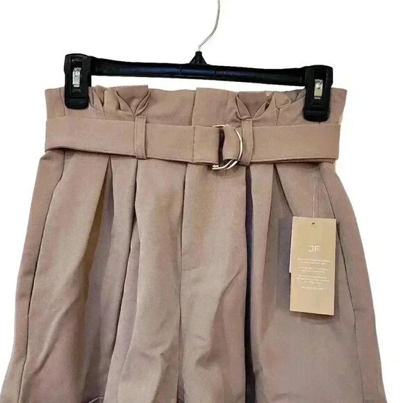 Just Fab Women's Taupe Poly/Rayon/Spandex Lightweight Paperbag Shorts w Pockets - Picture 5 of 12
